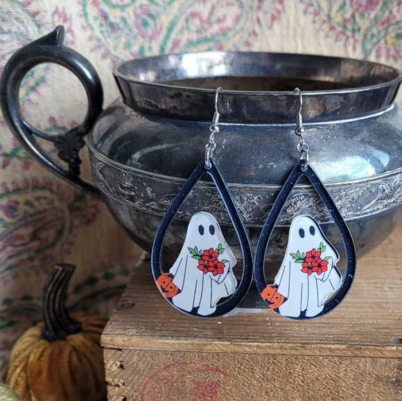 Sweet Ghost Halloween Earrings Handmade - Picture 1 of 7